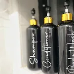 Sea Breeze Retreat - Comfort In The Heart Of 슬리에마