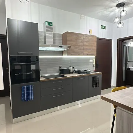 Sea Breeze Retreat - Comfort In The Heart Of