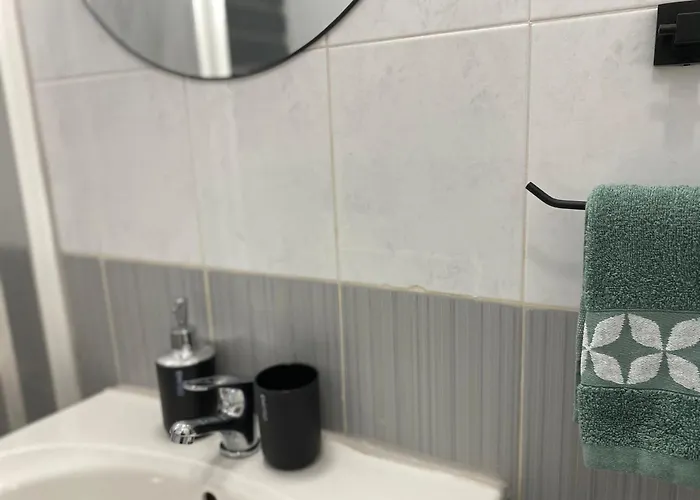 Sea Breeze Retreat - Comfort In The Heart Of Διαμέρισμα Σλιέμα