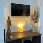 Διαμέρισμα Sea Breeze Retreat - Comfort In The Heart Of