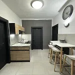 Sea Breeze Retreat - Comfort In The Heart Of Appartamento