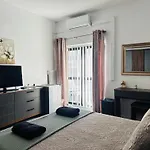 Sea Breeze Retreat - Comfort In The Heart Of Appartamento *