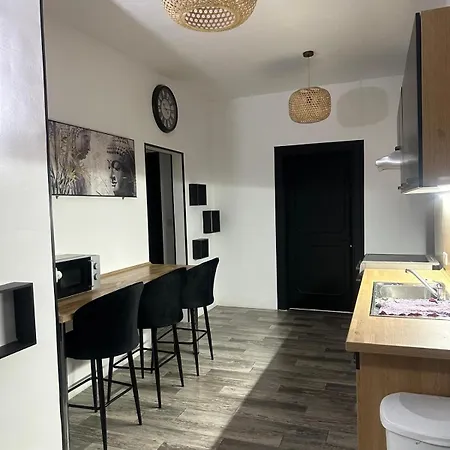 Sea Breeze Retreat - Comfort In The Heart Of Apartment *