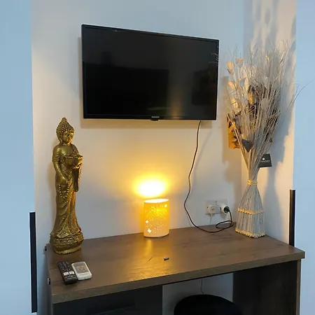 아파트 Sea Breeze Retreat - Comfort In The Heart Of