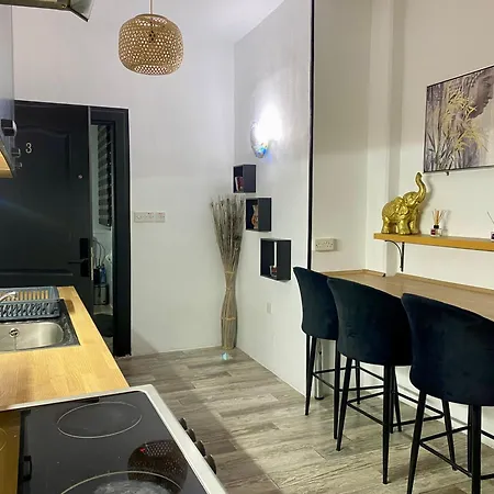 Apartment Sea Breeze Retreat - Comfort Apartments In The Heart Of Sliema *