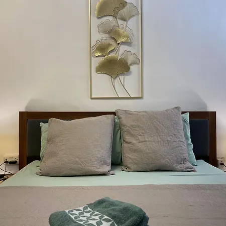 Sea Breeze Retreat - Comfort In The Heart Of 슬리에마
