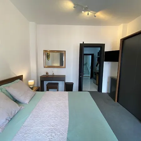 Sea Breeze Retreat - Comfort In The Heart Of סליאמה