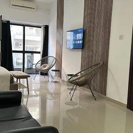 Sea Breeze Retreat - Comfort In The Heart Of 아파트