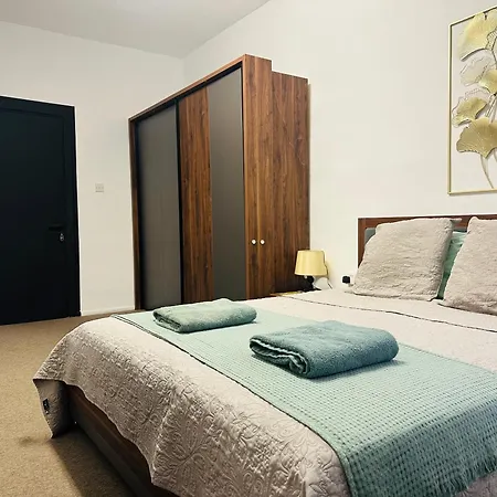 Apartment Sea Breeze Retreat - Comfort In The Heart Of