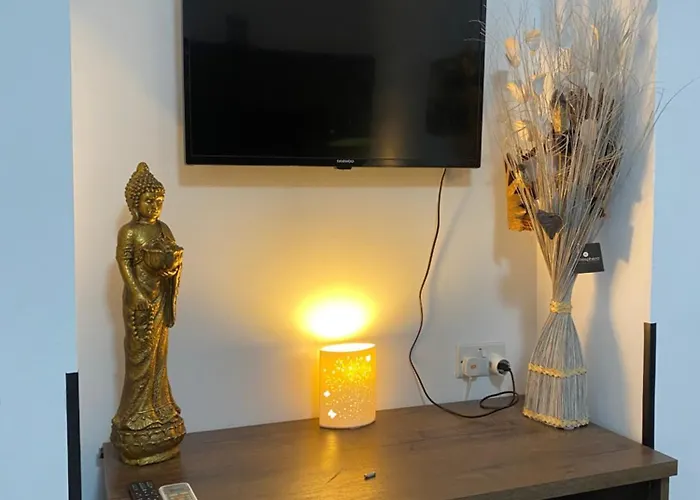 아파트 Sea Breeze Retreat - Comfort In The Heart Of