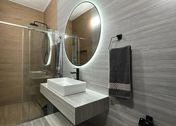 Sea Breeze Retreat - Comfort In The Heart Of 아파트