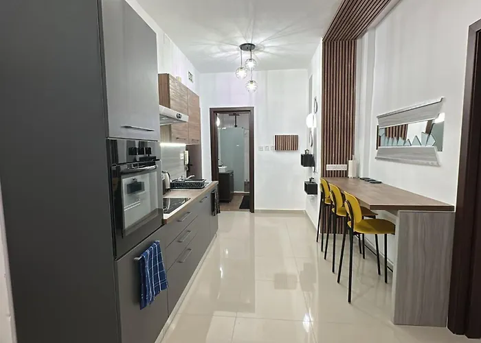 Sea Breeze Retreat - Comfort In The Heart Of