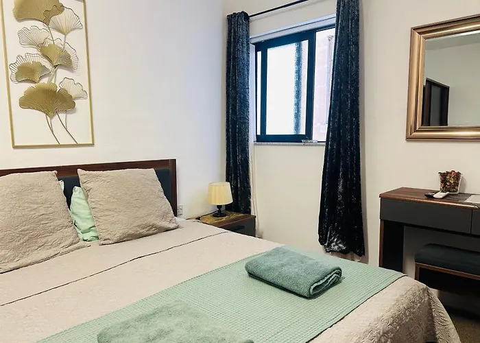 아파트 Sea Breeze Retreat - Comfort In The Heart Of