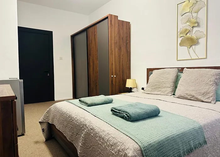 아파트 Sea Breeze Retreat - Comfort In The Heart Of