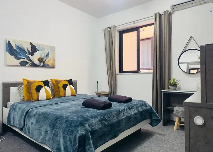 아파트 Sea Breeze Retreat - Comfort In The Heart Of 슬리에마