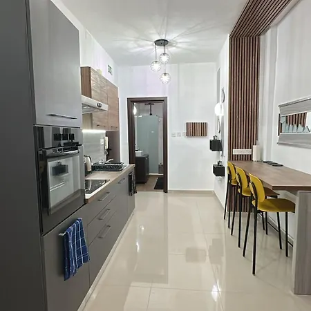 Sea Breeze Retreat - Comfort In The Heart Of