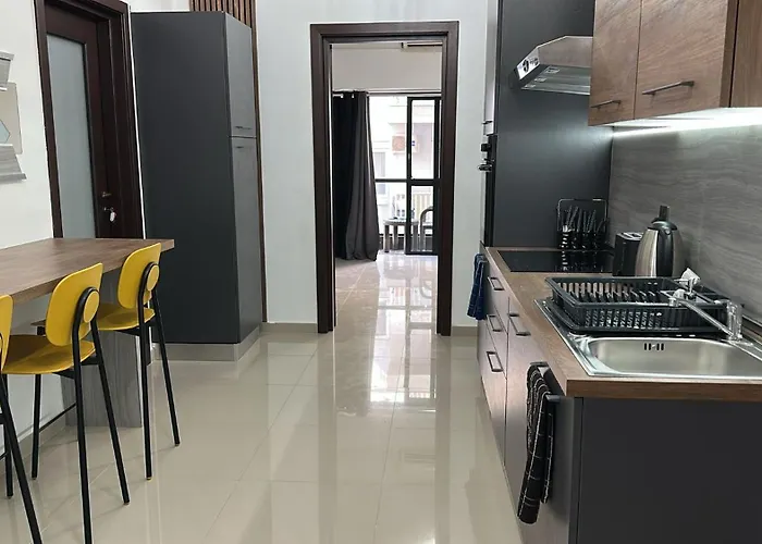 Apartment Sea Breeze Retreat - Comfort In The Heart Of